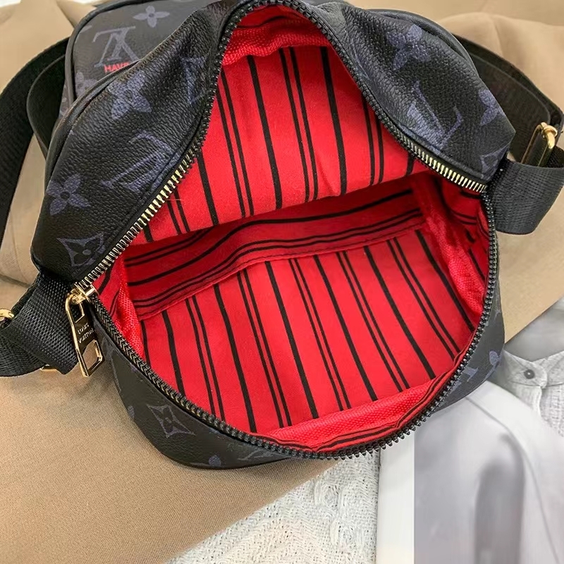 Túi Đeo Chéo Chất Liệu Da Cao Cấp Thiết Kế Đơn Giản Thời Trang Dành Cho Nam | BigBuy360 - bigbuy360.vn