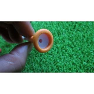 Tee golf đỡ bóng golf