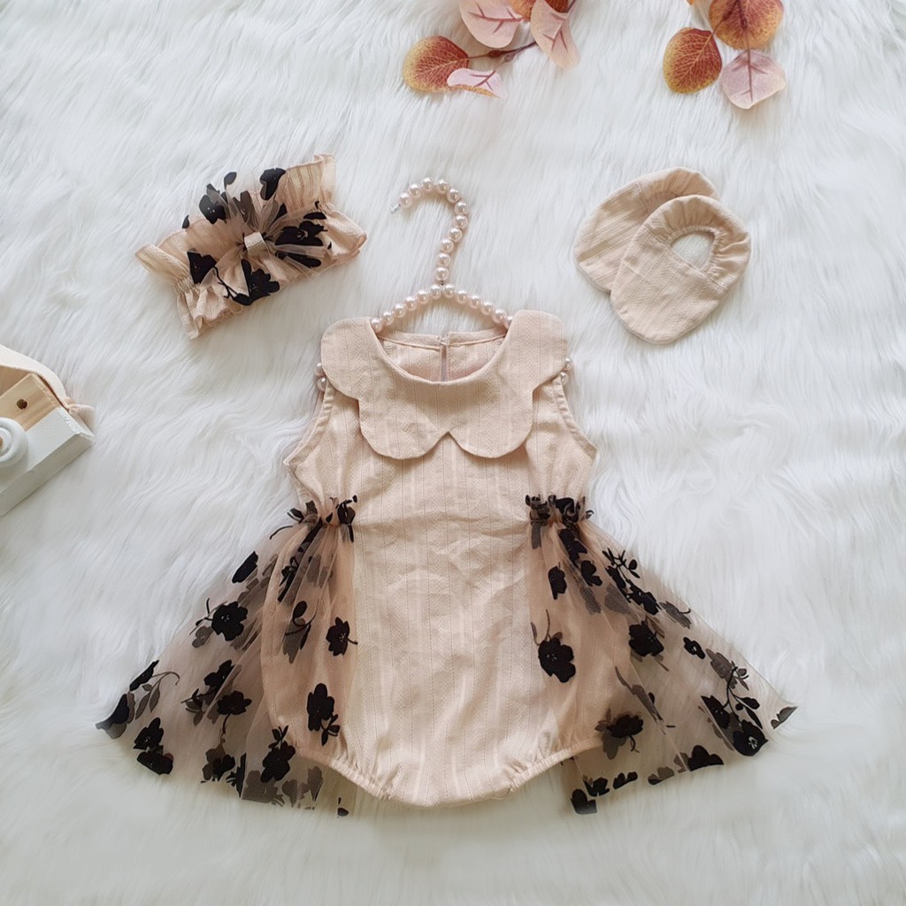 Body đầy tháng, thôi nôi cho bé