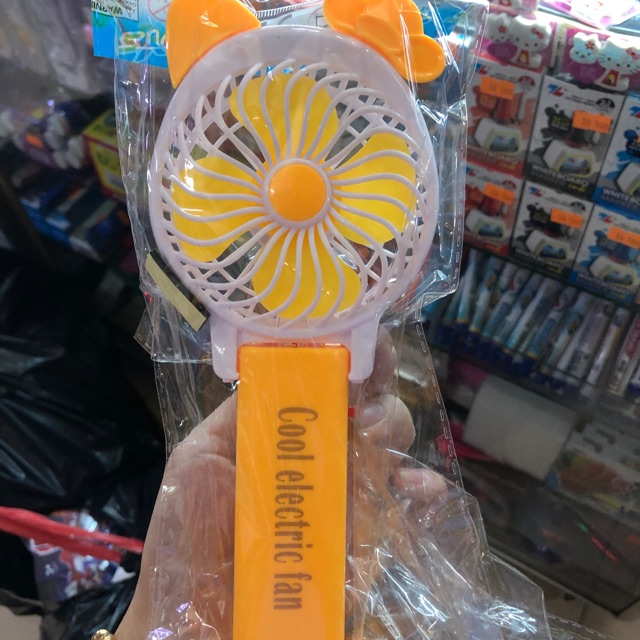 Quạt mini fan cầm tay màu ngẫu nhiên