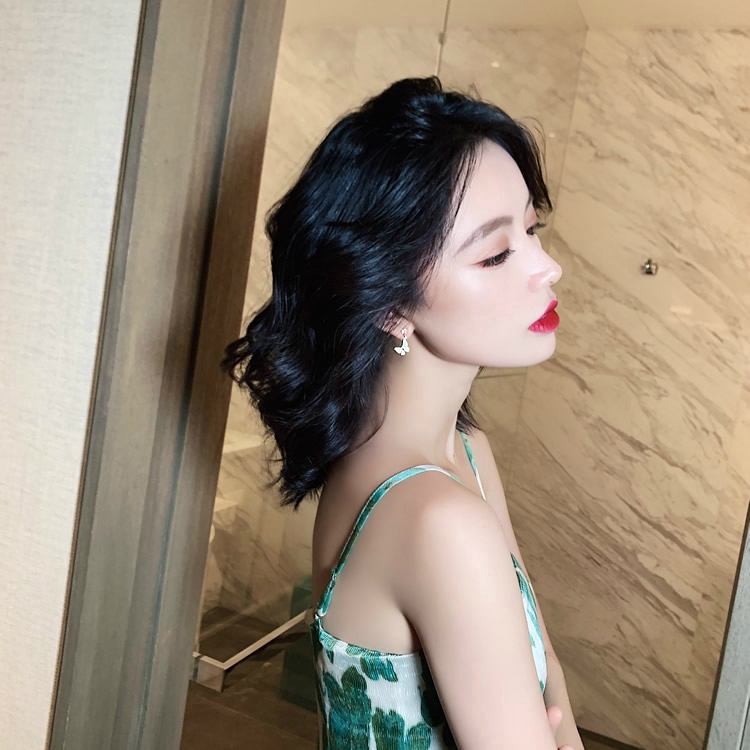 Bông Tai Hình Bướm Màu Trắng Sáng Bóng Thời Trang Hàn Quốc Cho Nữ