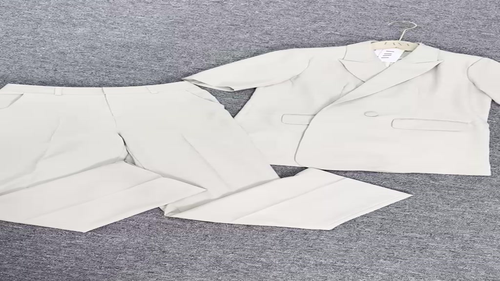 Set áo vest blazer nữ ngắn tay kèm quần xuông nữ công sở kiểu dáng trẻ trung, năng động | BigBuy360 - bigbuy360.vn