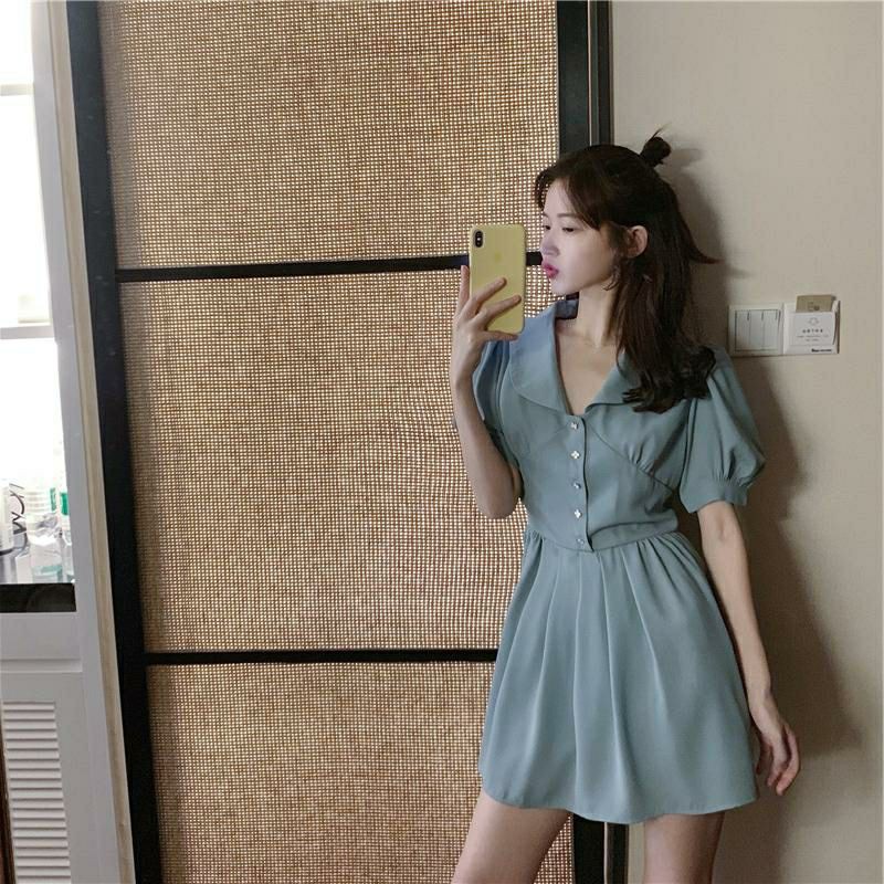 Váy màu xanh dáng A tay ngắn. Đầm A tay ngắn cổ tròn.