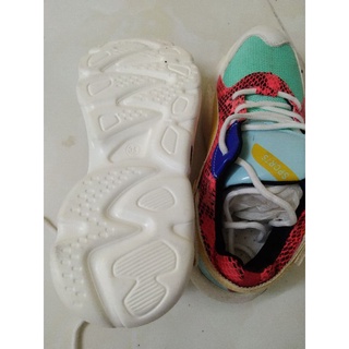 Giày thể thao size 35