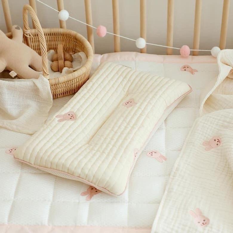 HOT Gối bông thêu hình gấu thoáng khí, chất liệu cotton cao cấp an toàn tiện dụng cho bé Dollar Minho
