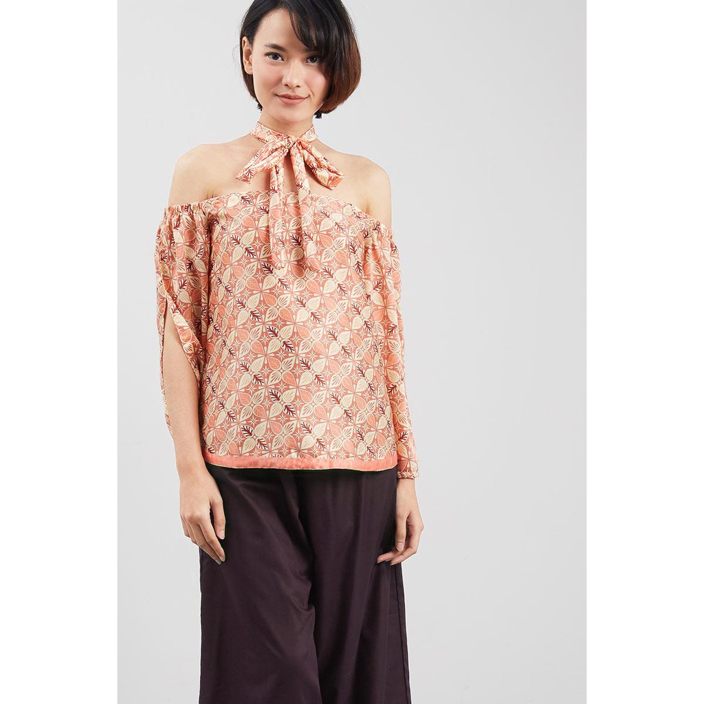 Áo choàng Sabrina Batik cột dây | BigBuy360 - bigbuy360.vn