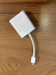 Cáp chuyển đổi từ cổng Thunderbolt( hoặc mini displayport) ra VGA