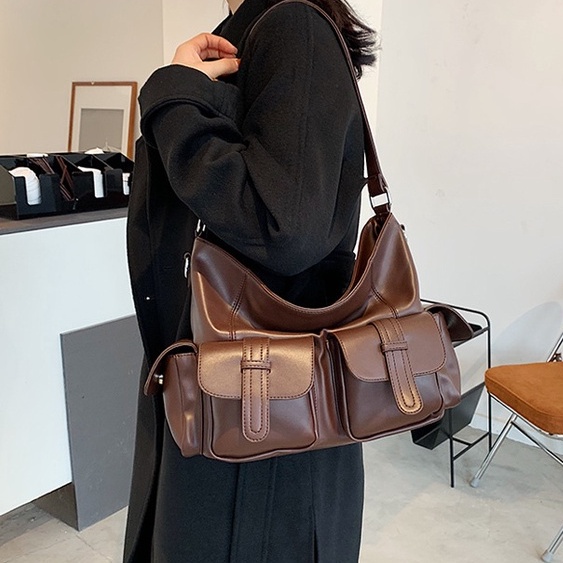 Túi đeo chéo cá tính chất da cao cấp phối 4 nắp túi phụ đa năng