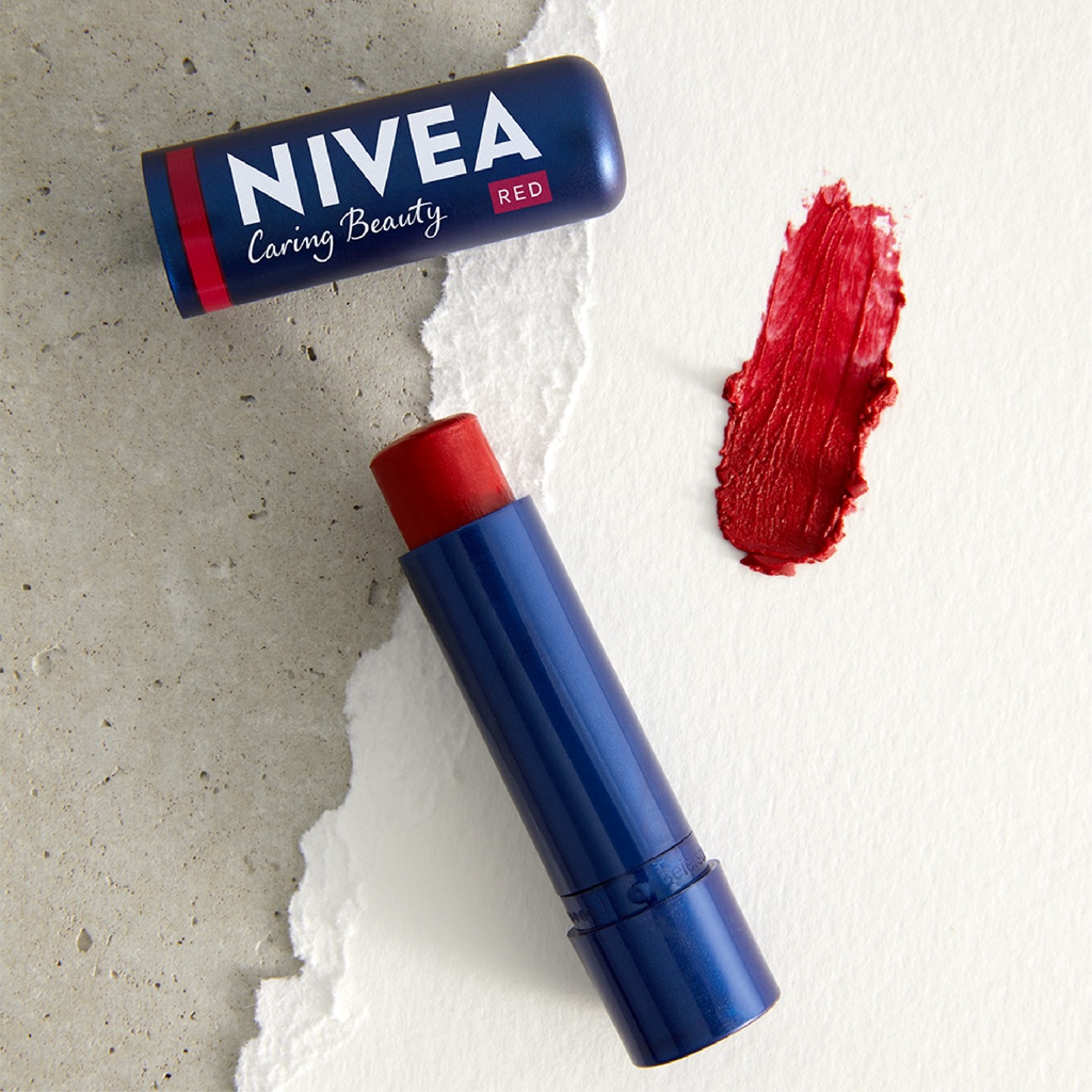 Son Nivea Caring Color Sassy Red 4.8g - Đỏ Quyến Rũ