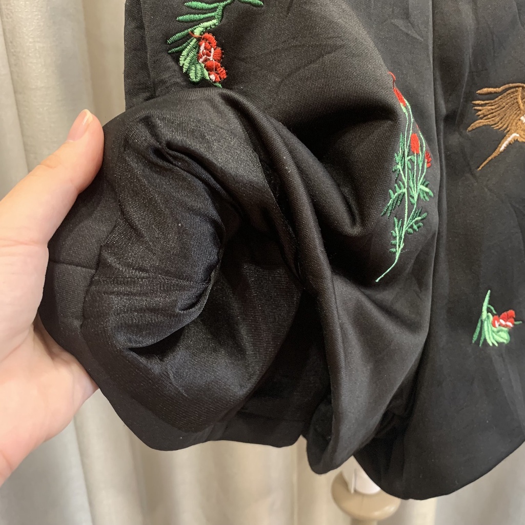 Quần sooc đen thêu 2hand