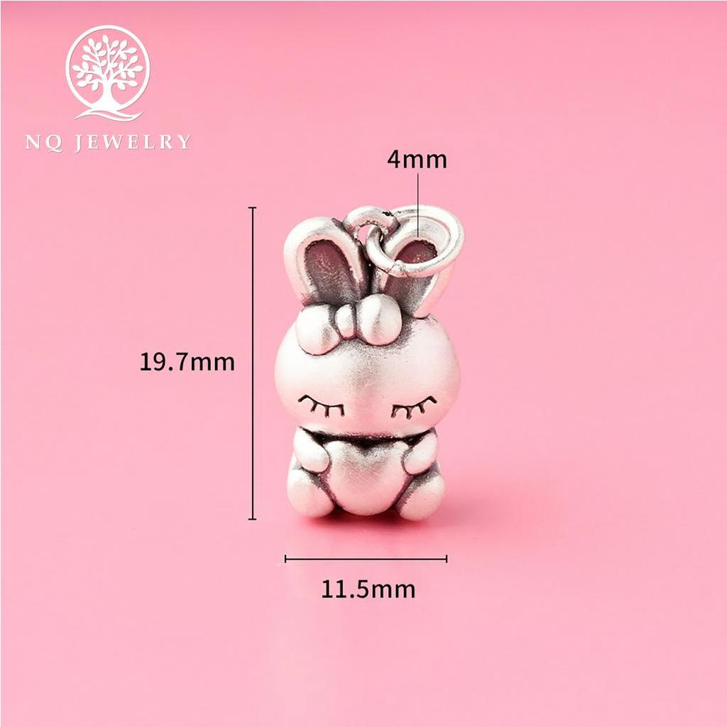Charm bạc treo thỏ ôm carrot - NQ Jewelry