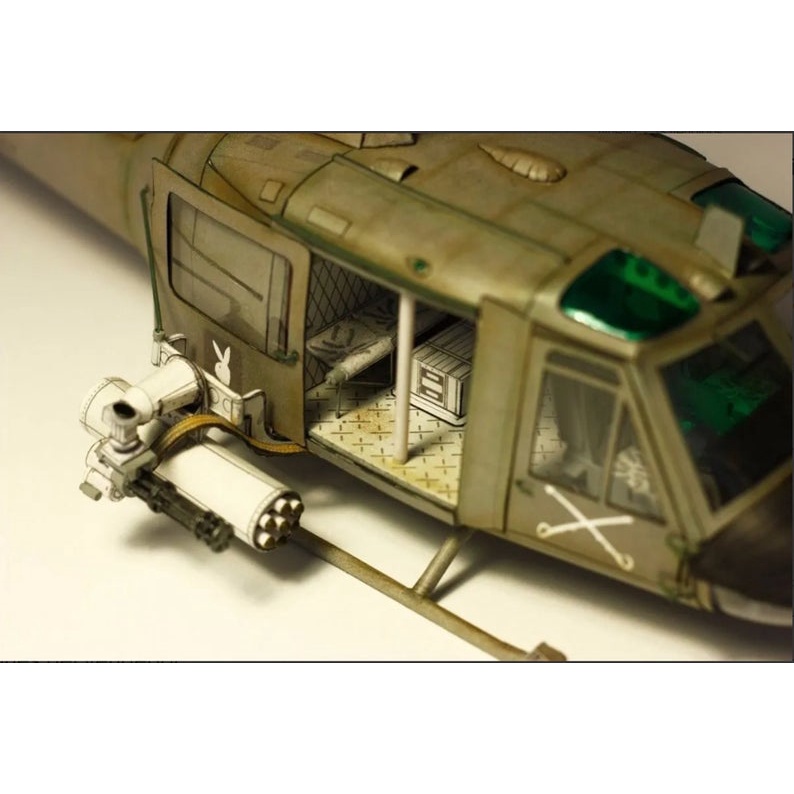 Bộ kit mô hình giấy 3D Máy bay trực thăng
Bell UH-1 Iroquois