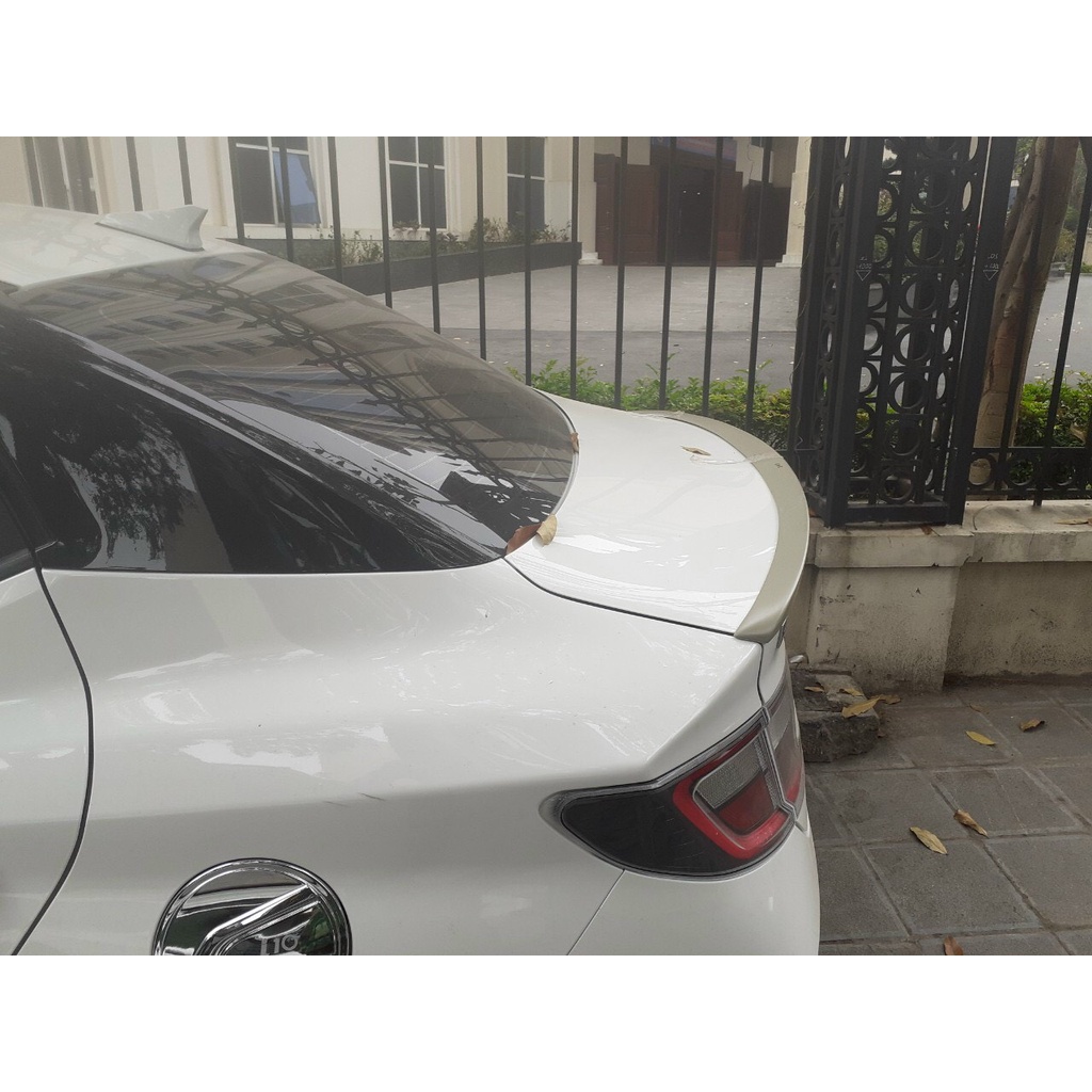 Đuôi gió thể thao, cánh lướt gió Xe Grand I10 Sedan 2021 2022- Hàng Mộc Chưa Sơn + Tặng kèm keo dính