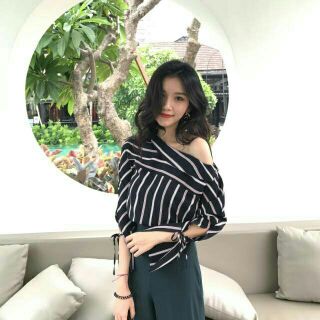 Áo kẻ lệch vai