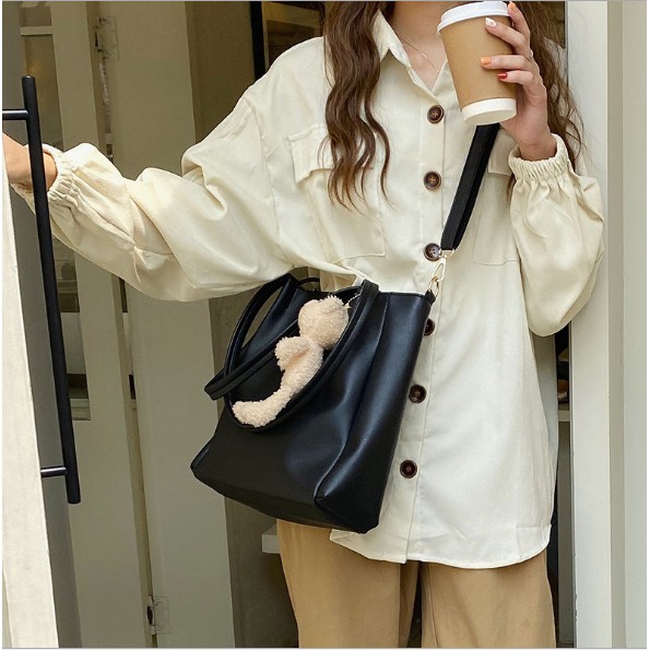 Túi tote da đeo 2 kiểu tặng kèm gấu vừa A4 giá yêu P089