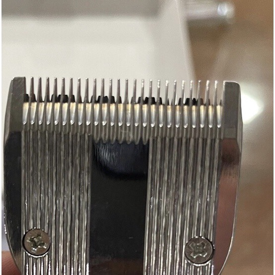 Tông đơ cắt tóc gia đình Tăng đơ cắt tóc cho bé chuẩn salon Kemei KM-2820 thiết kế nhỏ gọn dễ sử dụng an toàn