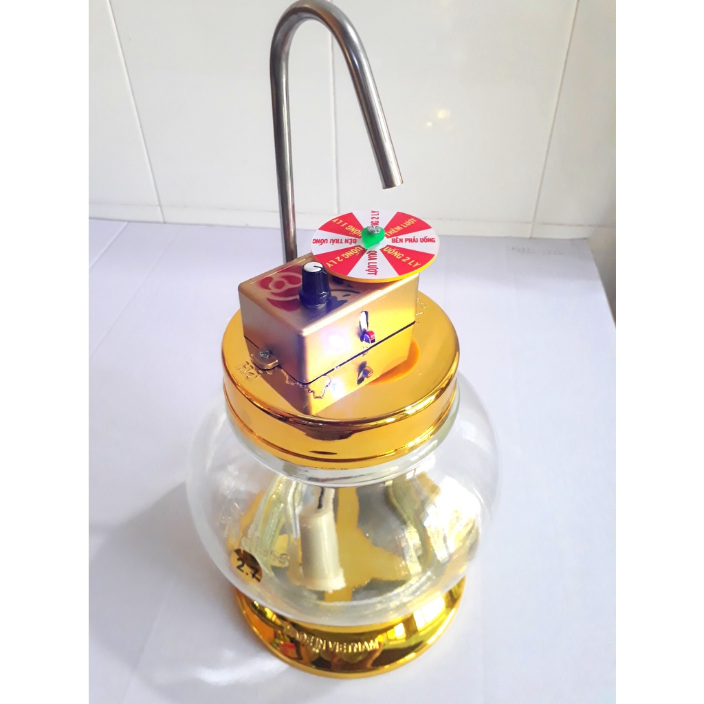 Bình rót ruợu tự động Thủy tinh Cao cấp 2,7L Vòi Inox + nắp Hoa Hồng + Bàn Quay Ăn nhậu (Tặng cáp sạc) - LD Bến Tre Shop