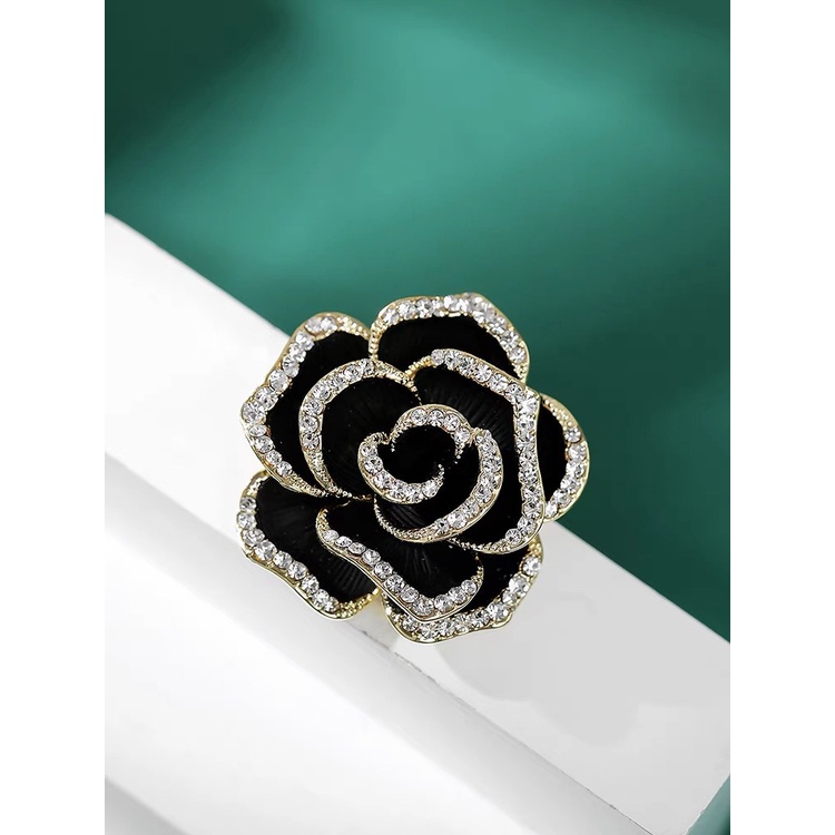 [Giao hàng trong vòng 24 giờ] Ghim Cài Áo Hình Hoa Trà Đính Đá Sang Trọng