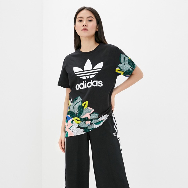 Áo phong đen họa tiết hoa