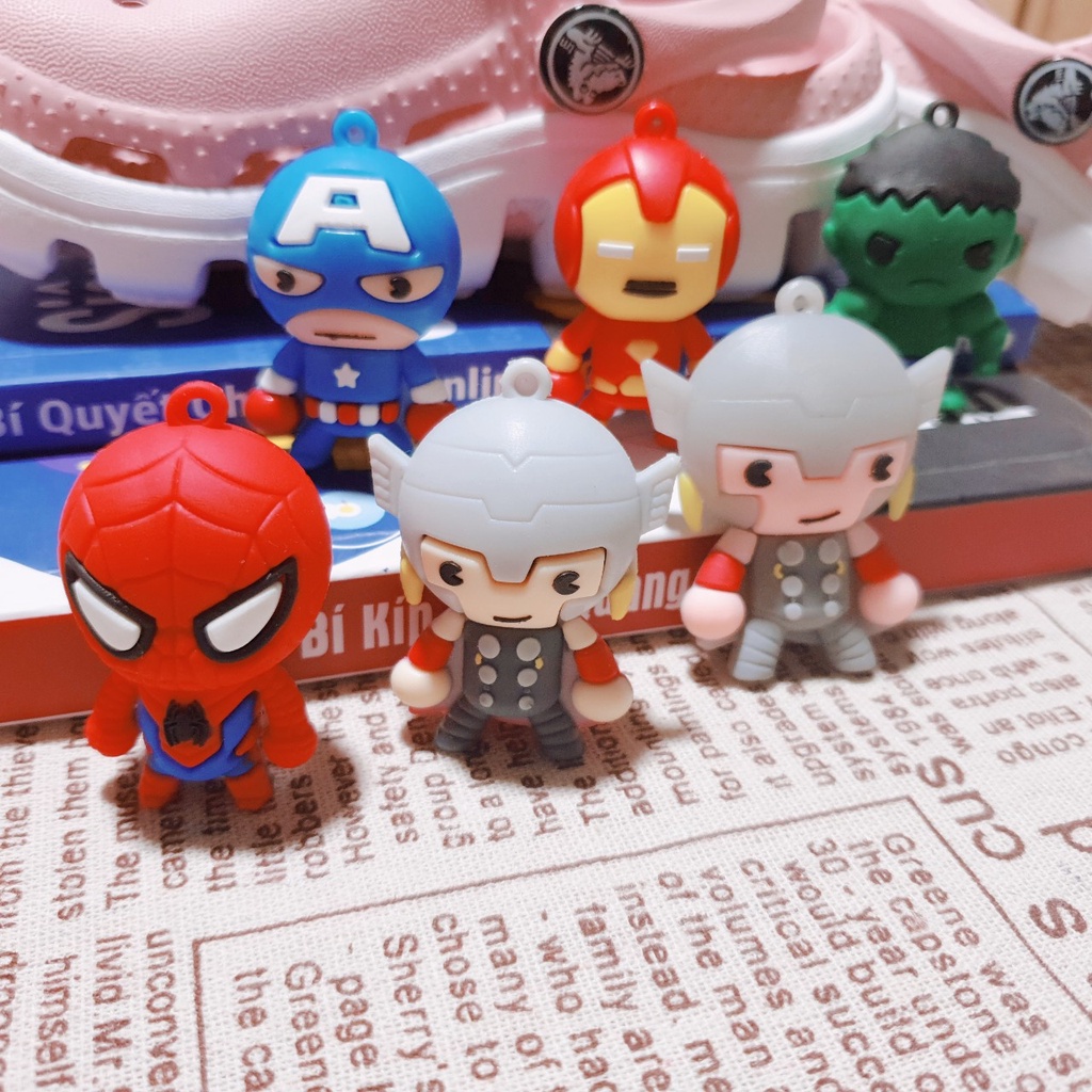 Nút gắn hkdesign/ phụ kiện trang trí 4D TO Siêu Anh Hùng Marvel - nhựa pvc gắn sục kids