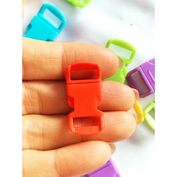 Khoá nhựa 15mm làm vòng tay sinh tồn