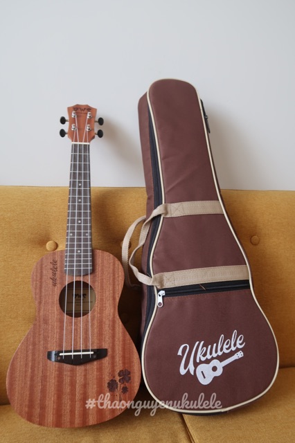 Đàn ukulele concert cỏ 4 lá-Tặng đủ phụ kiện bao đàn