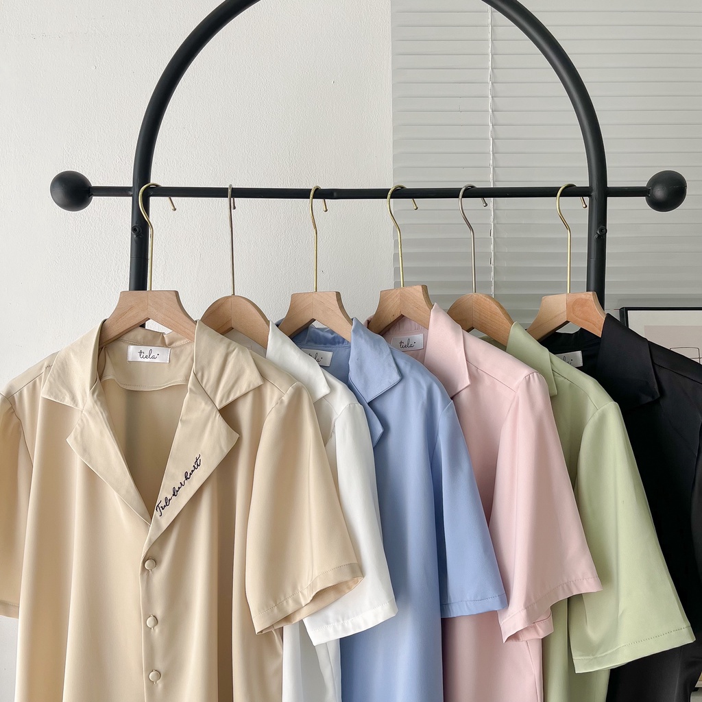TIELA Áo sơ mi lụa tay ngắn thêu chữ -Farah Shirt