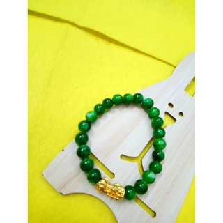 Chuỗi đeo tay phong thủy ,kích thước mỗi hạt 8li. Mix tỳ hưu. Hàng đẹp y hình vì hình shop tự chụp nha.vòng chuỗi đeo ta