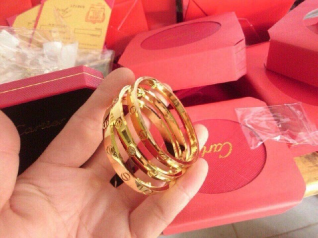 VÒNG TAY TITAN XINH KHÓA VÍT