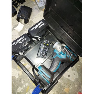 máy siết bulong makita
