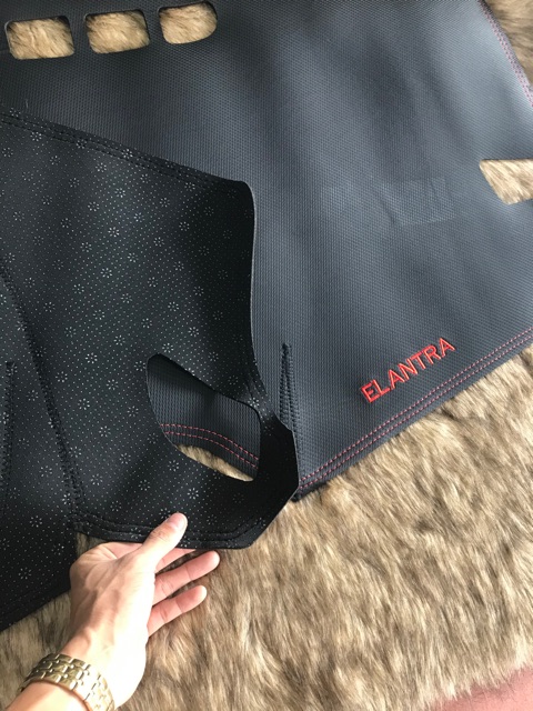 Thảm Taplo Da Elantra 2016 - 2021 Da Carbon Cao Cấp