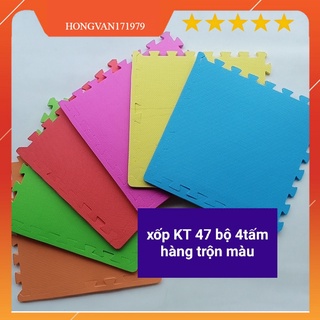 Xốp trải sàn , thảm xốp KT 47x47x1cm bộ có 4 tấm hàng trộn 4 màu có viền khóa chung quanh giá 36000đ