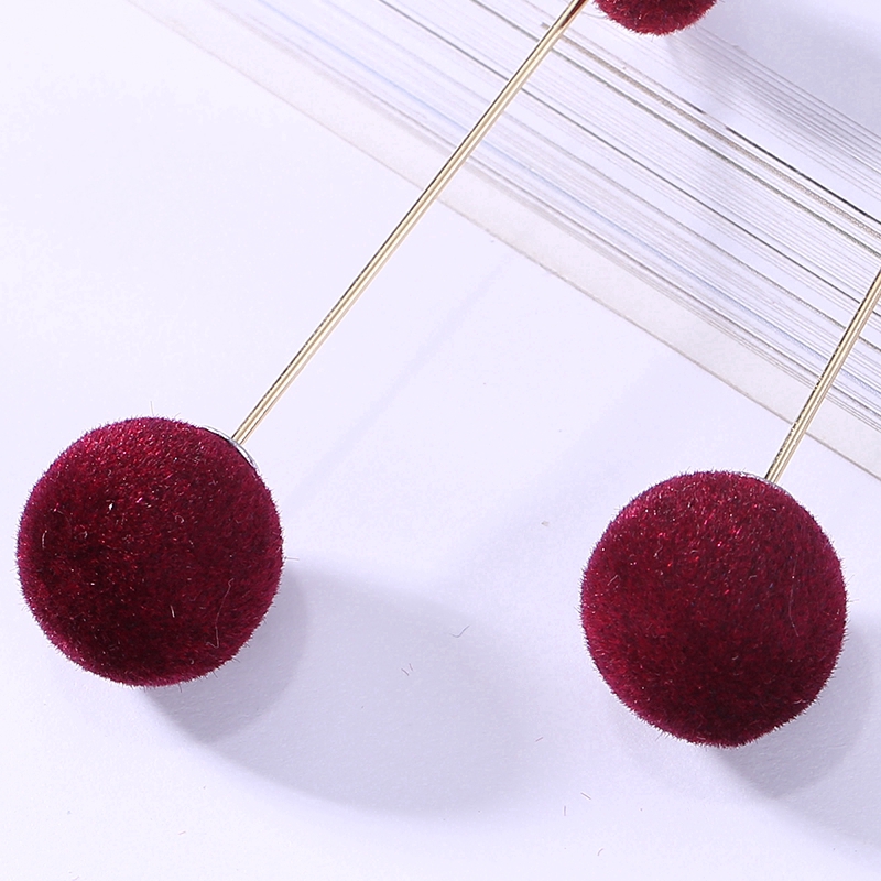 Đôi Khuyên Tai Dáng Dài Đính Quả Cầu Lông Xinh Xắn