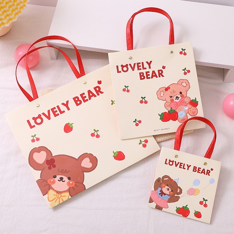 Túi giấy đựng quà dễ thương quai xách chất liệu giấy cứng 🎁🎁