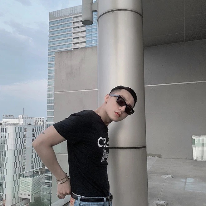 Áo thun Sơn Tùng Ce.LIN.E trắng đen