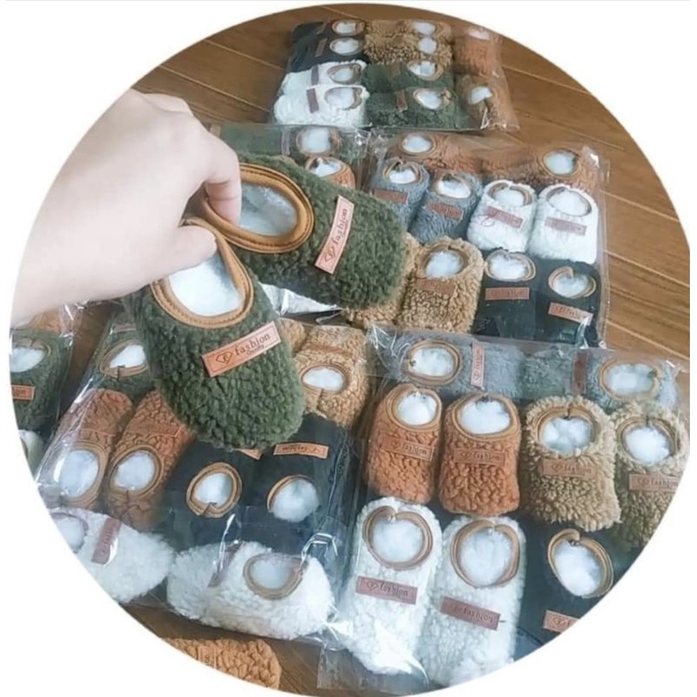 E sẵn giày lông cừu cho bé rồi ạ#89k set 5 đôiGiày đế 3 lớp có chống trượt🐥