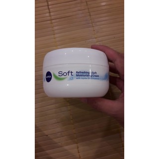 Kem dưỡng ẩm Nivea Soft của Đức