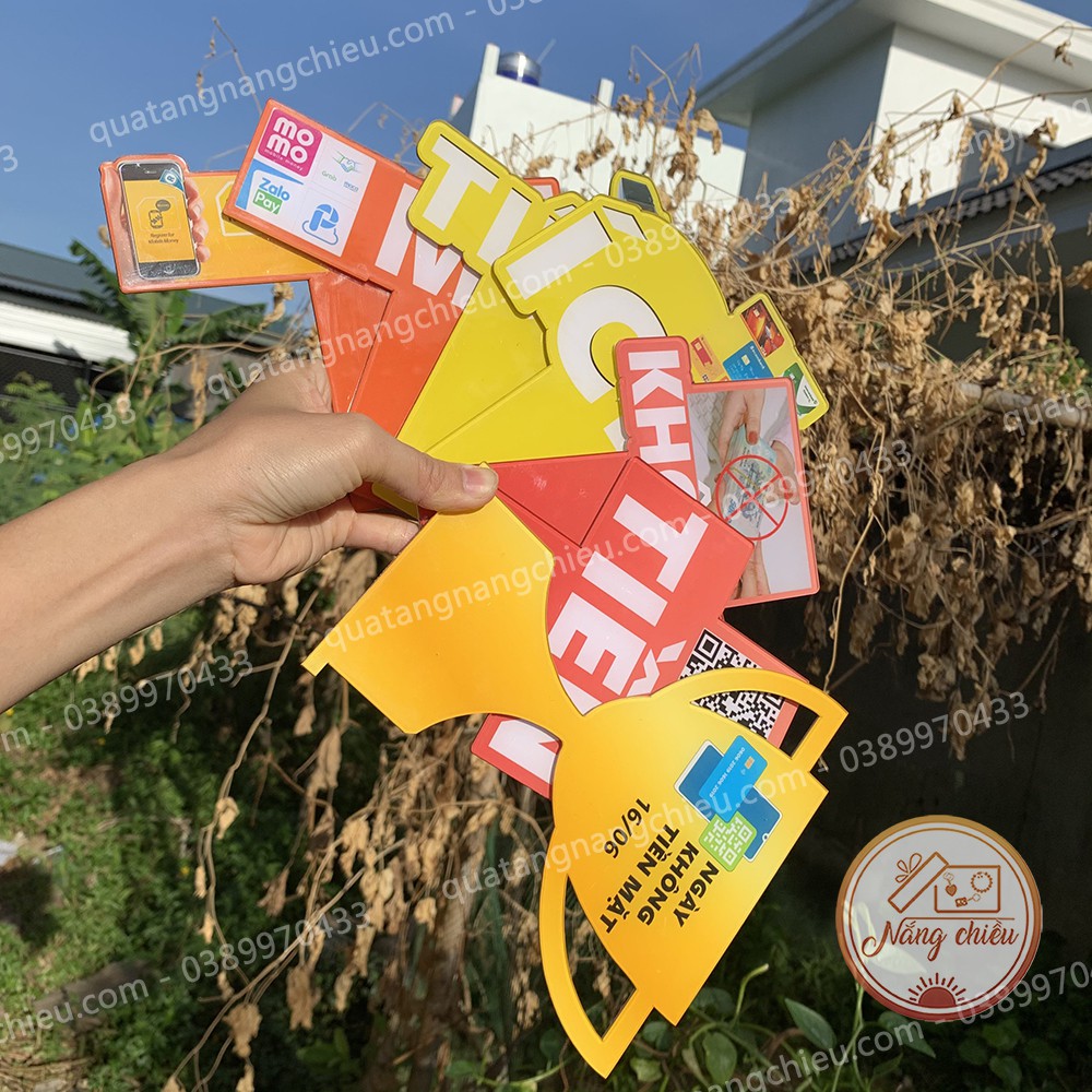 Bảng cầm tay đạo cụ chụp hình sản phẩm_ bảng hiệu xinh giá rẻ