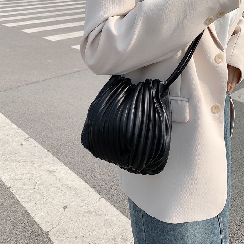 Túi Đeo Chéo Dạng Xô Xếp Ly Thời Trang Hàng Nhập Khẩu 2022 Thời Trang Cho Nữ