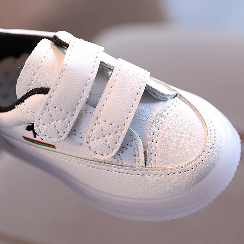 Giày thể thao đế mềm có đèn LED size 21-30 thời trang dành cho bé