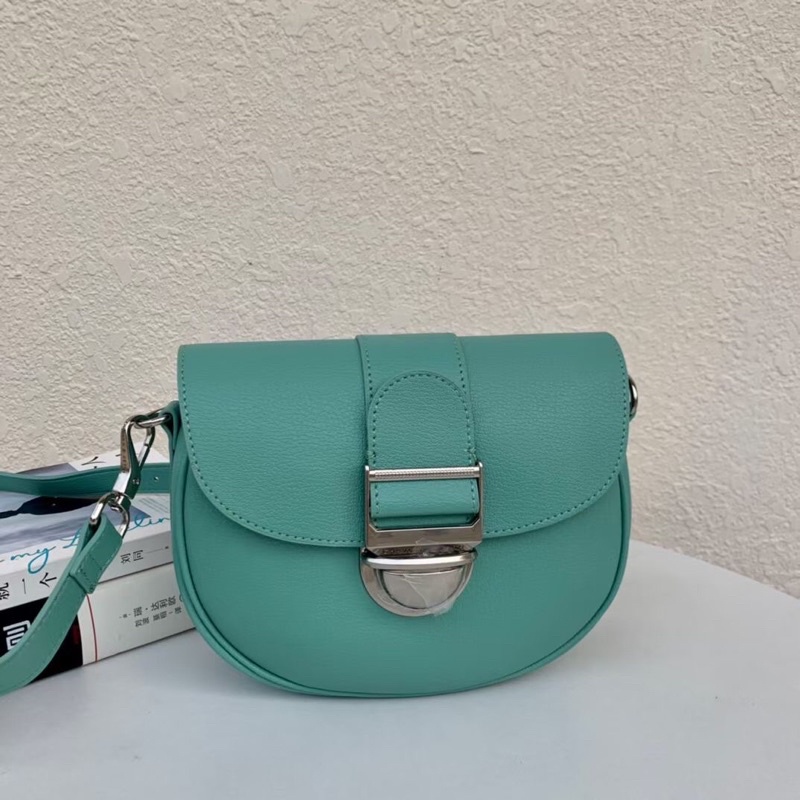 Túi đeo chéo dáng khuyết sz20cm