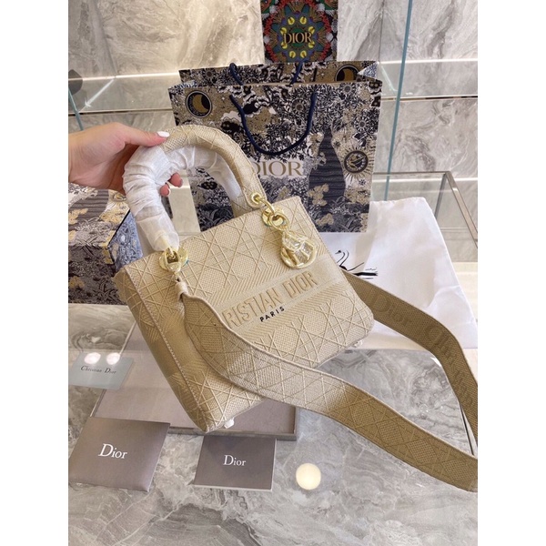 Túi xách Diỏr D Lite thêu  thêu sz 24 hàng xưởng