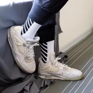 Đôi vớ off white unisex