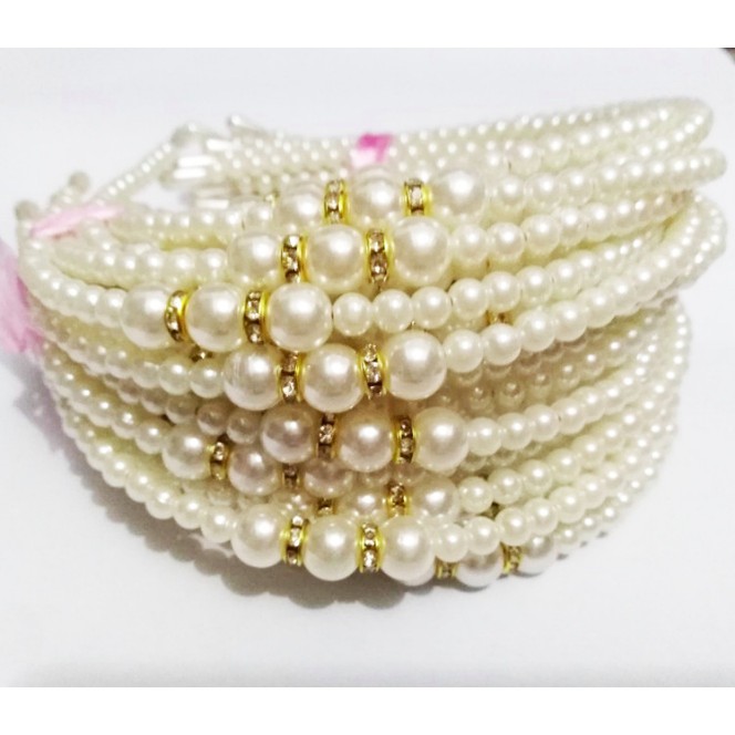 Combo 12 cây cài tóc thời trang màu trắng đính hạt y hình. Hình shop tự chụp nha các bạn. Giá 152k/12 cây.