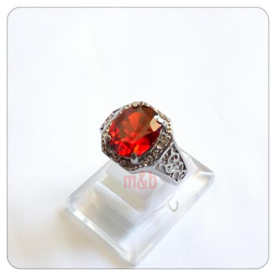 Nhẫn Đính Đá Garnet Thiết Kế Độc Đáo Thời Trang