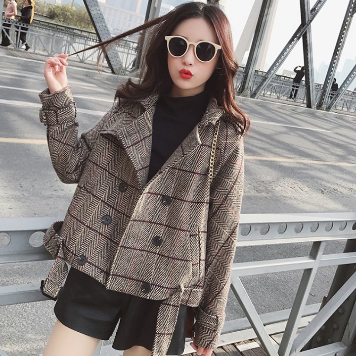 Áo khoác lửng 4 cúc thời trang năng động | BigBuy360 - bigbuy360.vn