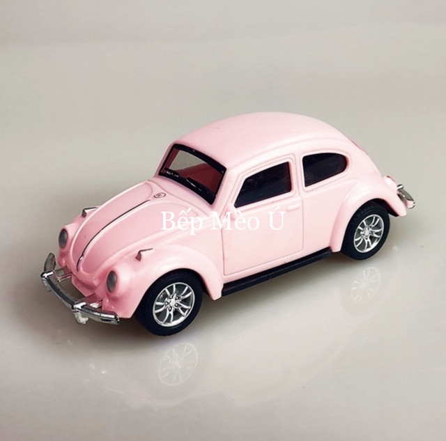 Xe ô tô trang trí bánh kem