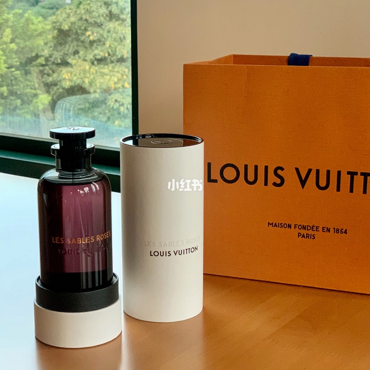 Nước hoa Louis Vuitton hương hoa hồng thơm lâu dài 100ml