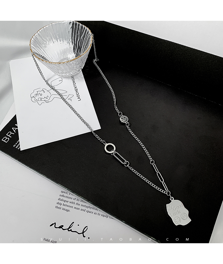 Dây Chuyền Bằng Thép Titan Thiết Kế Hình Mặt Cười Độc Đáo