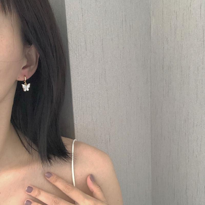 Khuyên Tai Hình Bướm Vỏ Sò Tự Nhiên Đơn Giản Và Nhẹ Nhàng